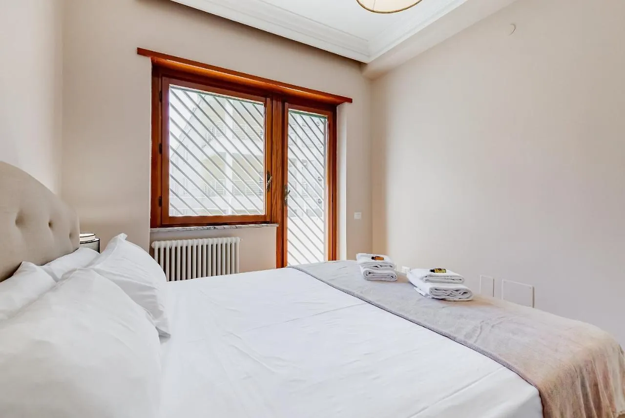 Apartamento Bmga L Chic And Charm 3Bdr Apt In Coppede District Roma 0*,