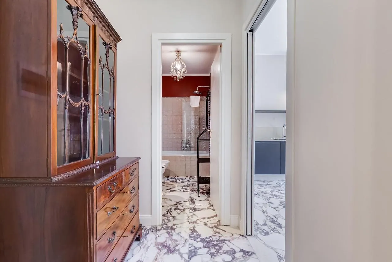 Apartamento Bmga L Chic And Charm 3Bdr Apt In Coppede District Roma 0*,  Italia