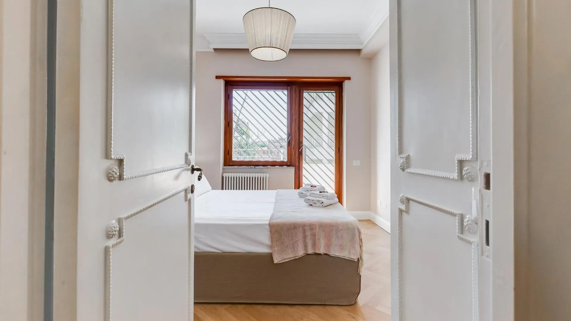 Apartamento Bmga L Chic And Charm 3Bdr Apt In Coppede District Roma 0*,  Italia